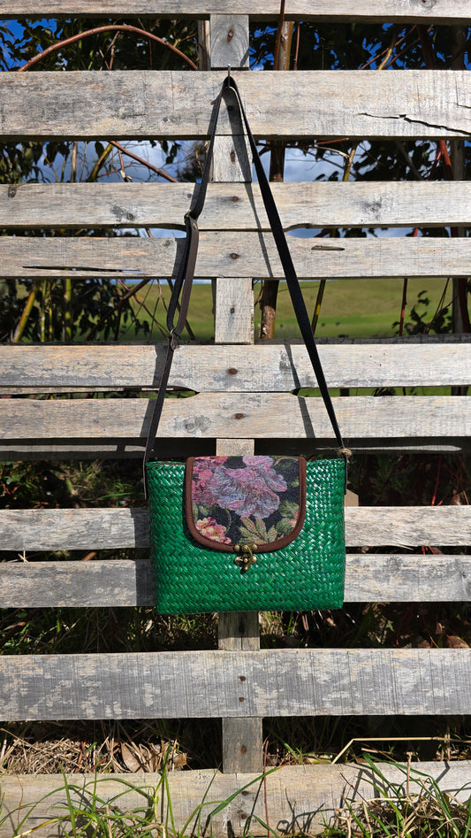 Nintra Sling Bag Emerald