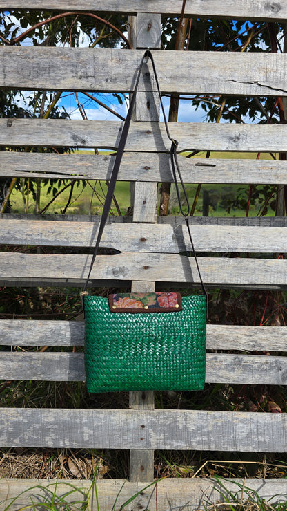 Nintra Sling Bag Emerald