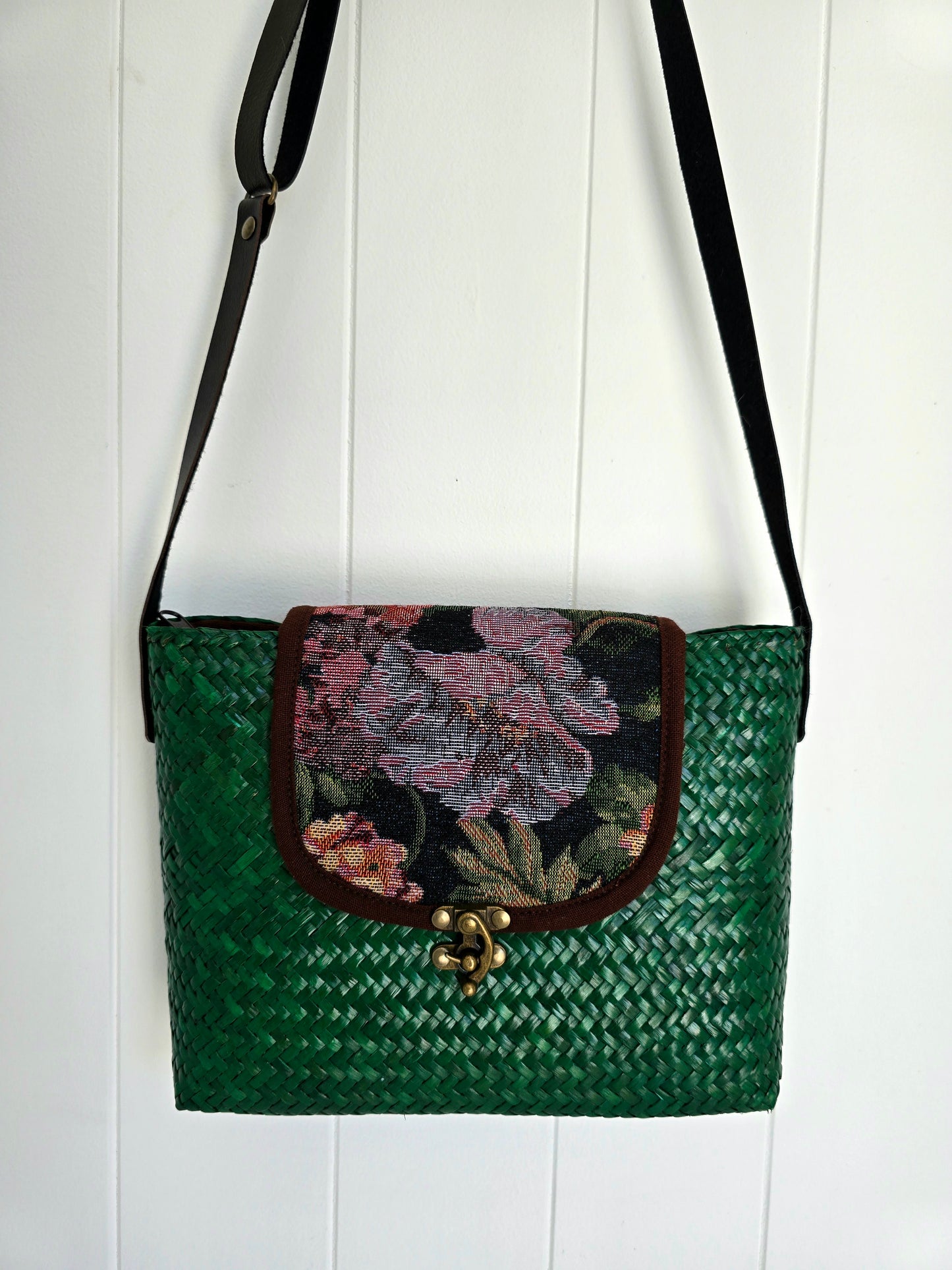 Nintra Sling Bag Emerald