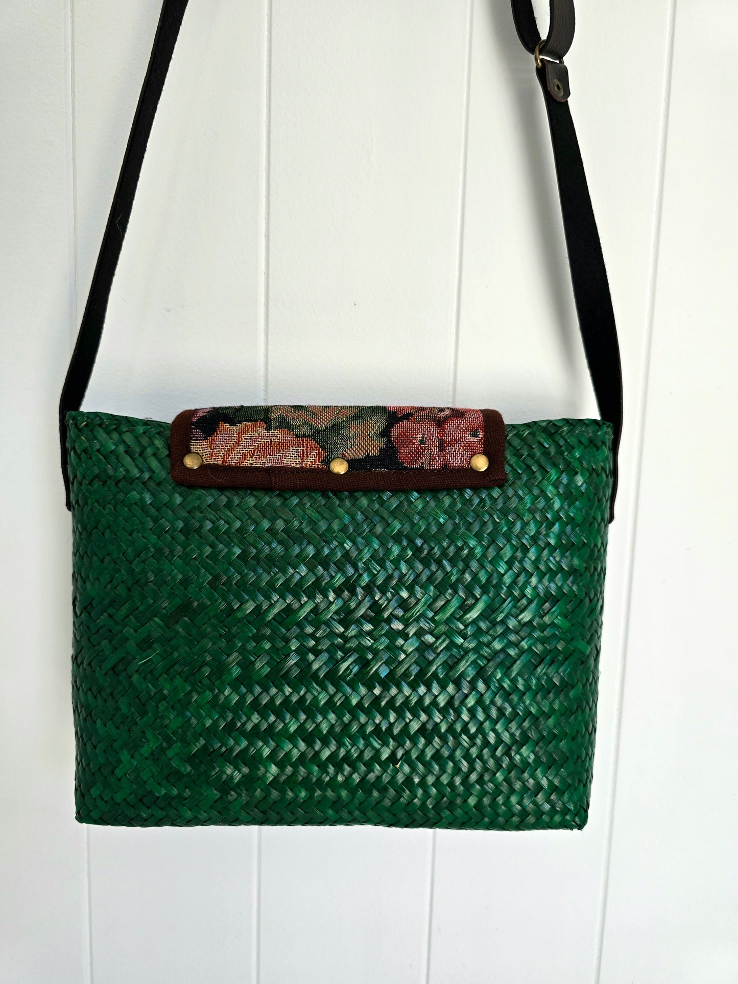 Nintra Sling Bag Emerald