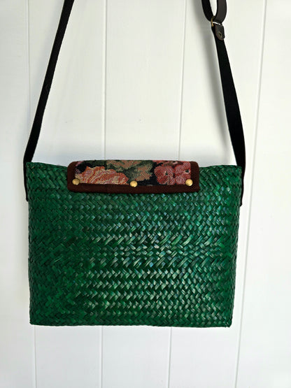 Nintra Sling Bag Emerald