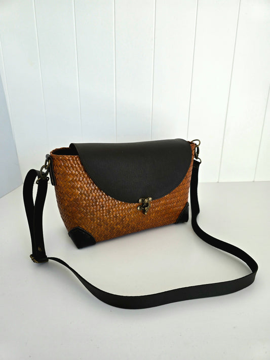 Nira Handbag