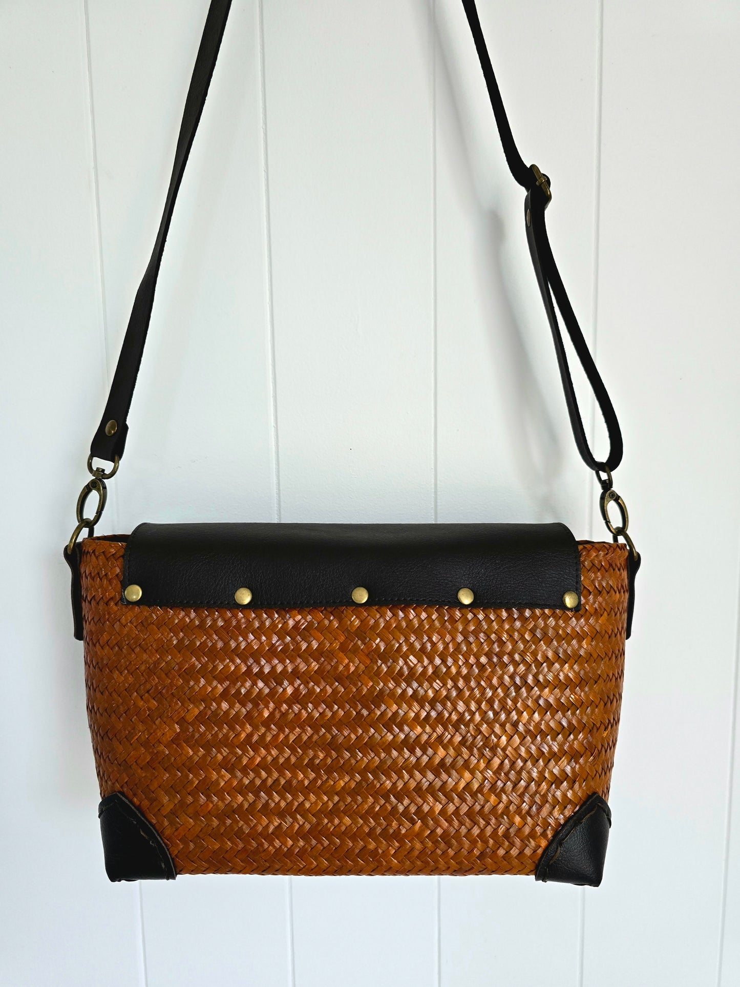 Nira Handbag