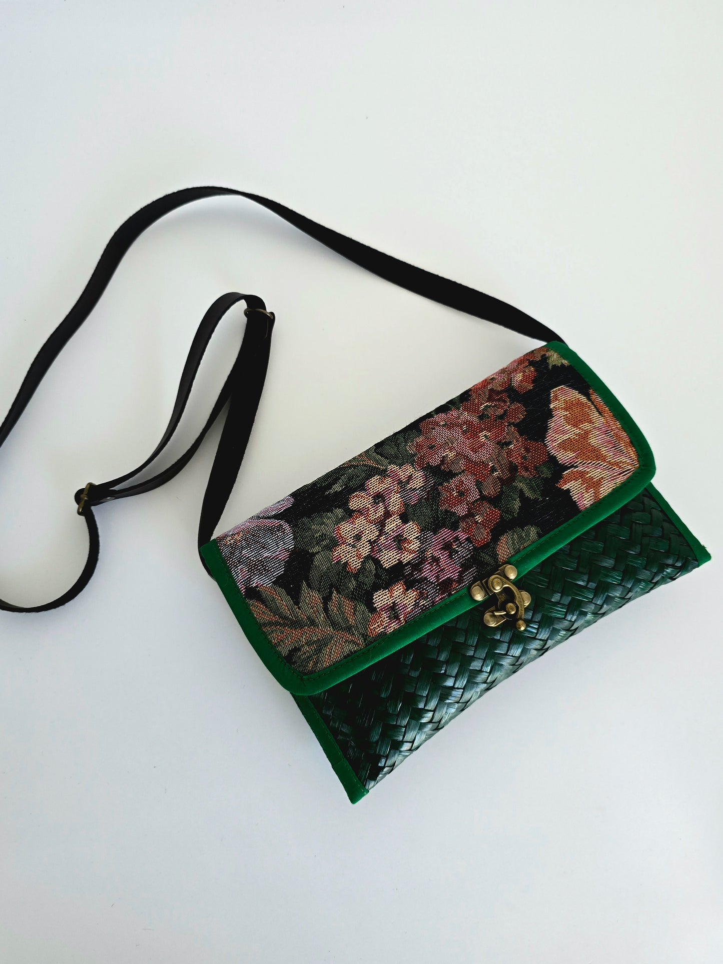 Ravita Clutch Emerald