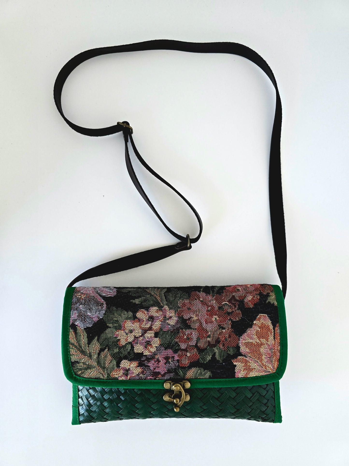 Ravita Clutch Emerald