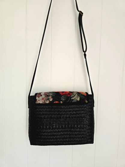 Nintra Sling Bag