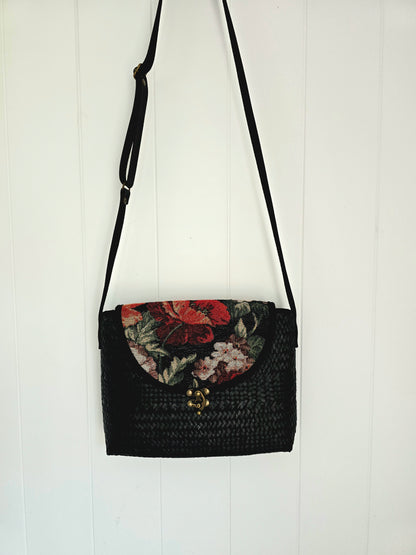Nintra Sling Bag