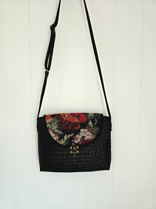 Nintra Sling Bag
